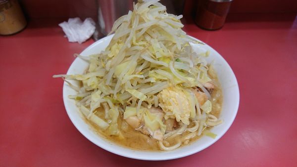「小豚 ニンニクヤサイ」@ラーメン二郎 ひばりヶ丘駅前店の写真