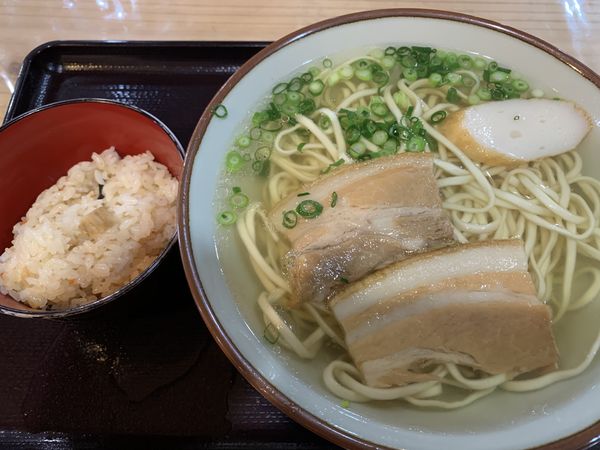 「三枚肉そば 600円」@けんぱーのすばやーの写真
