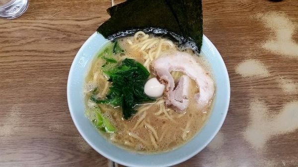 「ラーメン」@ラーメン壱六家 磯子本店の写真