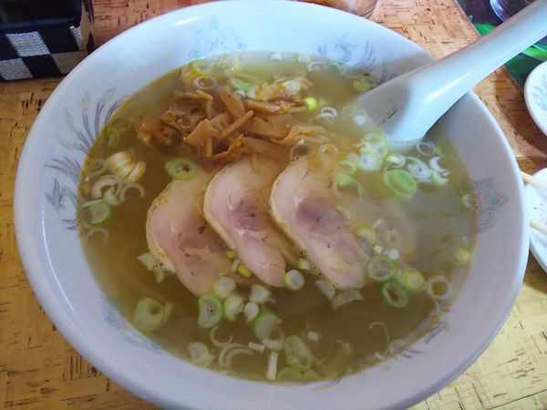 「塩鶏ラーメン」@鳳華の写真