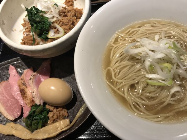 「特製鴨出汁塩そば(中)＋鴨ひき肉丼」@鴨出汁中華蕎麦 麺屋yoshikiの写真