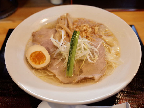 「塩味ネギワンタンメン…900円」@らーめん専門店 こしがや 一宮店の写真
