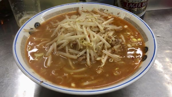 「キリンラガービール 中瓶 → 辛味噌ら〜めん」@中華そば みたかの写真