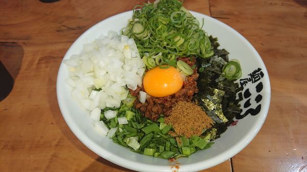 「九条ねぎ盛り台湾まぜそば(950円)玉ねぎ(50円)」@麺屋こころ 六角橋店の写真