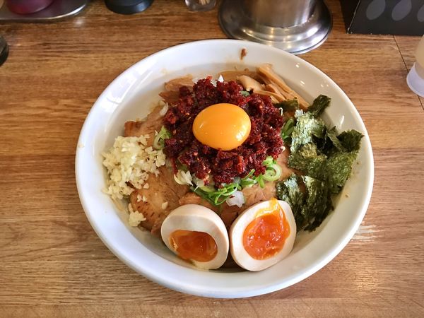 「海老辛肉油そば大盛り+味玉」@ラーメン 月麺の写真