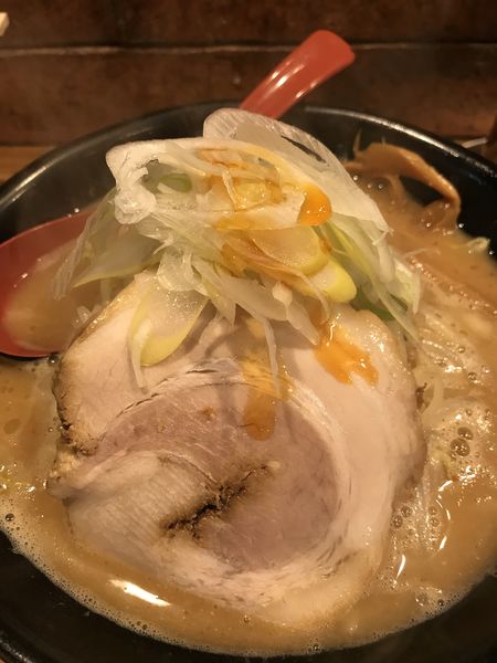 「辛味噌ラーメン ¥900 野菜ニンニク増し無料」@麺処 花田 上野店の写真