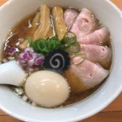 ノドグロラーメン