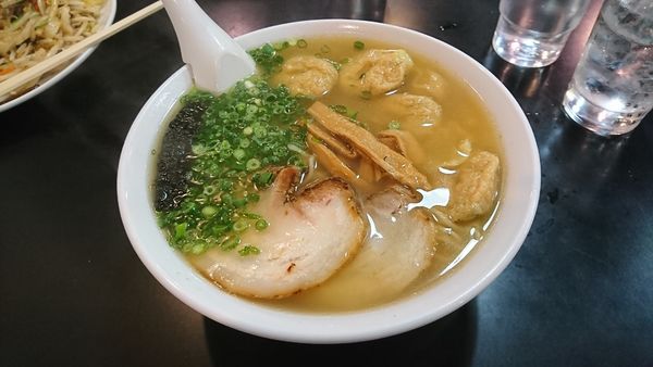 「雲呑麺(わんたんめん)」@支那そば屋 こうやの写真
