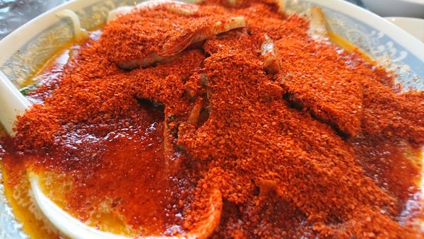 「2種チャーシューの味噌ラーメン、鬼辛」@バーミヤン 狛江店の写真