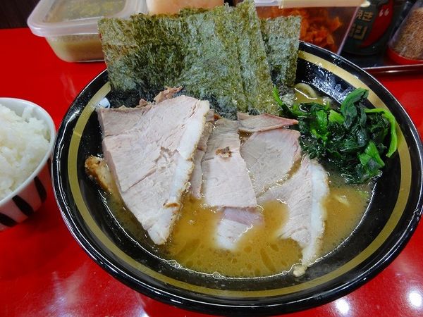 「チャーシュー麺850円硬め　無料ライス」@横浜家系ラーメン 宗八 柏本店の写真