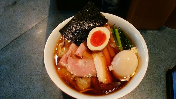 「特製醤油らーめん...1,000円」@とものもとの写真