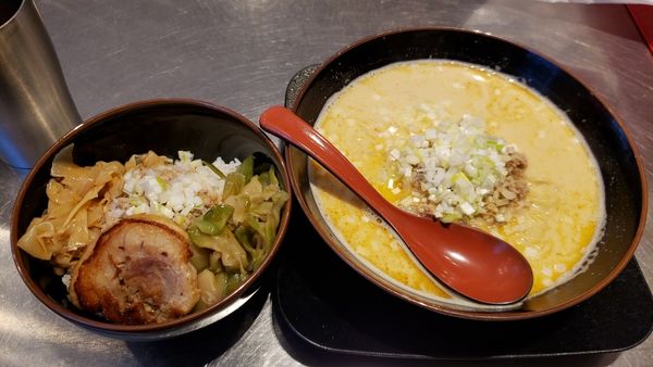 「担々麺＋そぼろご飯セット　1100円」@高崎はた山の写真
