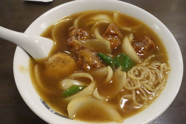 「鶏肉と野菜のカレーラーメン」@中華飯店 靉龍の写真