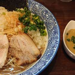 濃厚煮干し中華蕎麦+限定牡蠣ニボペースト