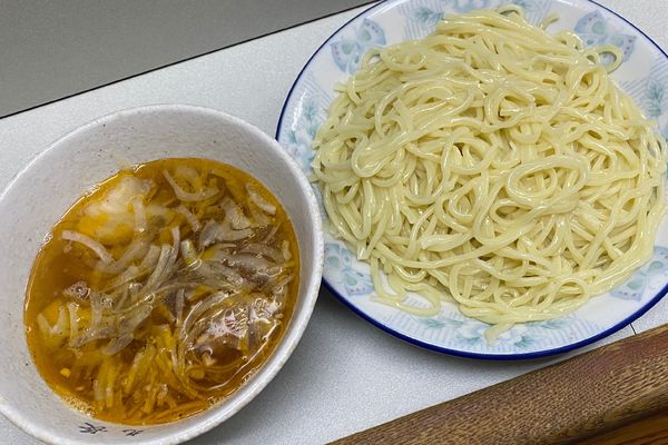 「しおらーゆつけそば750円」@丸長 新井薬師店の写真