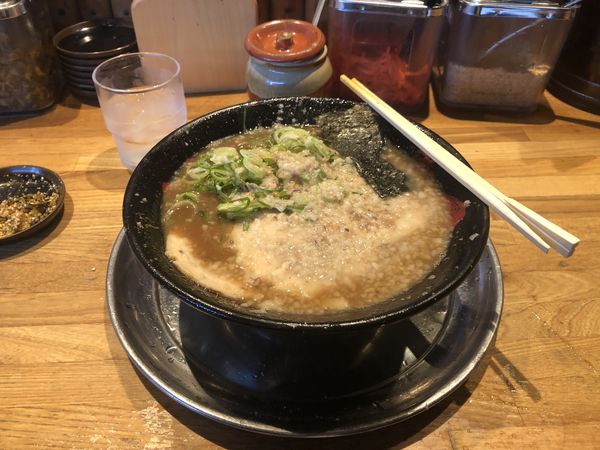 「純豚骨らーめん」@無鉄砲 がむしゃらの写真