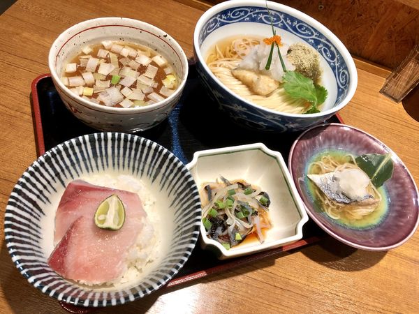 「麺割烹 冬の魚と蓮根のつけそば￥1000」@寿製麺よしかわ 川越店の写真