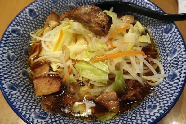 「とんさいらーめん醤油　780円」@麺処直久 新橋店の写真