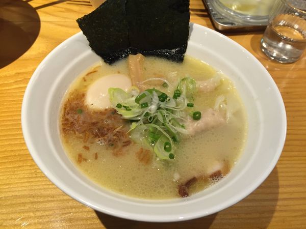 「鶏白湯 ＋味玉」@拉麺 弁tenの写真