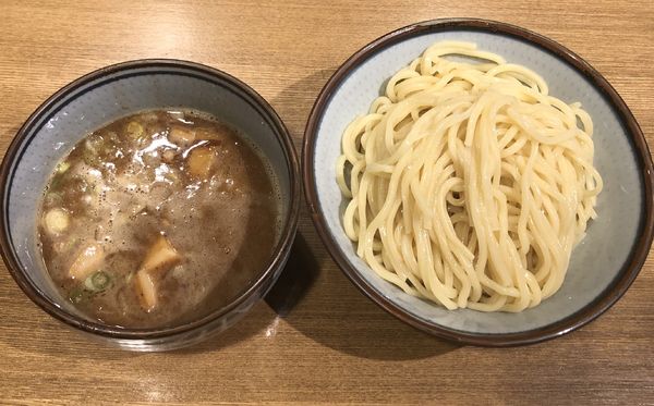 「濃厚煮干しつけ麺 大盛」@鼈の写真