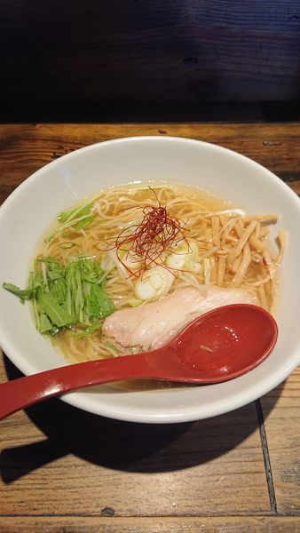 「香彩鶏だし塩ラーメン 890円」@麺屋 翔 西新宿本店の写真