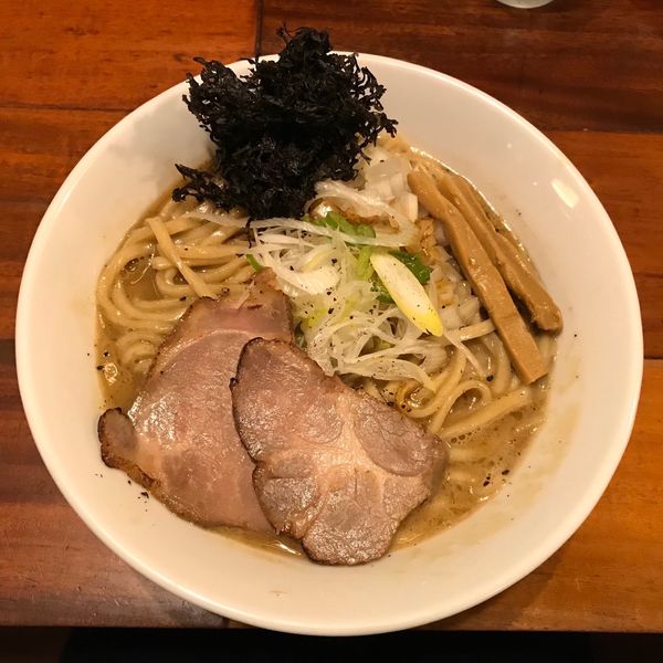 「濃厚中華そば」@ラーメン めろうの写真