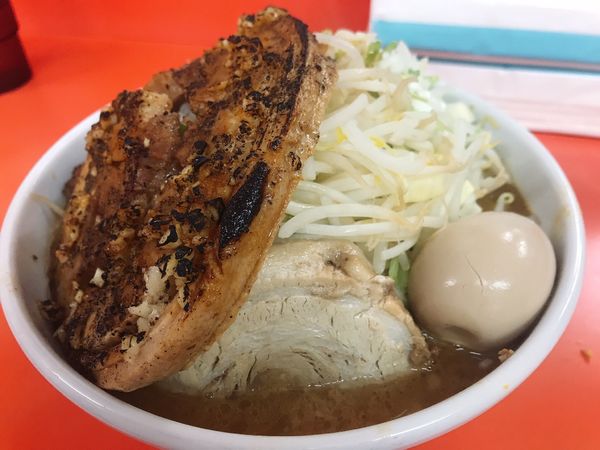 「味噌ラーメン(小)/テキサスステーキ(大)/味玉/野菜ちょい増し」@らー麺 ぶたのジョーの写真