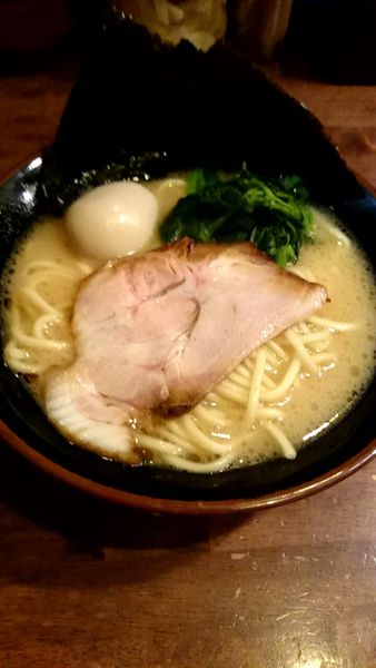 「味玉ラーメン（７８０円）」@大岡家の写真