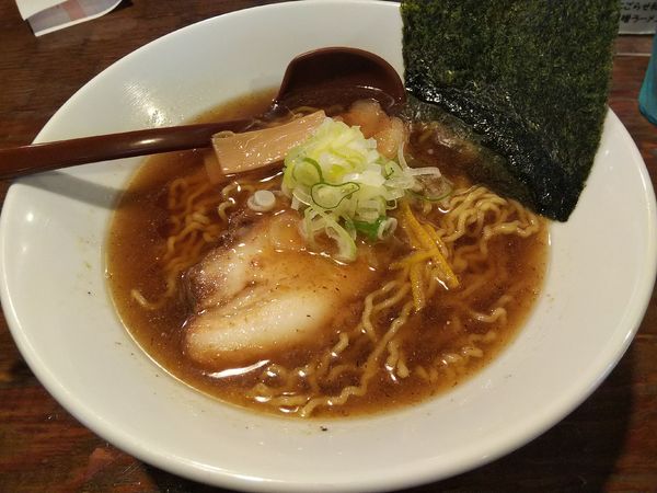 「煮干醤油ラーメン　※クーポン券で５００円」@凌駕Ninjaの写真