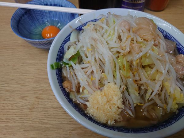「ラーメン ニンニクアブラ 生卵」@ラーメン二郎 栃木街道店の写真