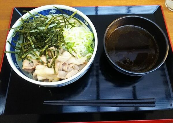 「豚つけ蕎麦980円」@お食事処 旬屋の写真