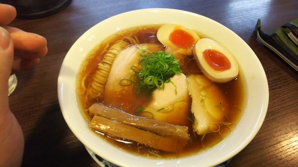 「特製しょうゆらぁ麺」@らぁ麺 紫陽花の写真
