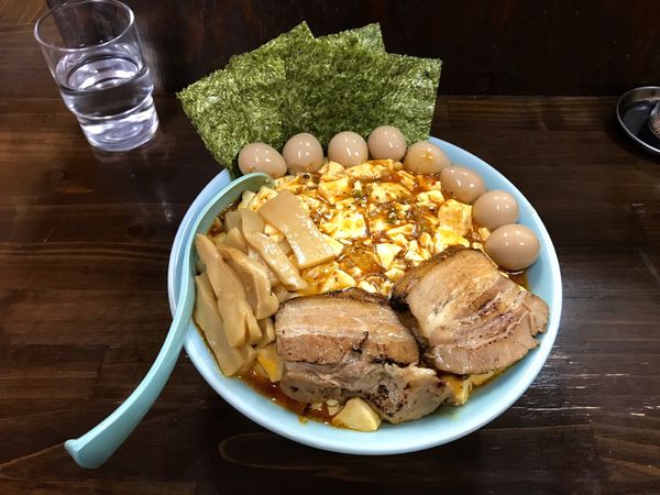 「マーボー麺大盛り全部のせ+うずら追加」@麺屋 滝昇の写真