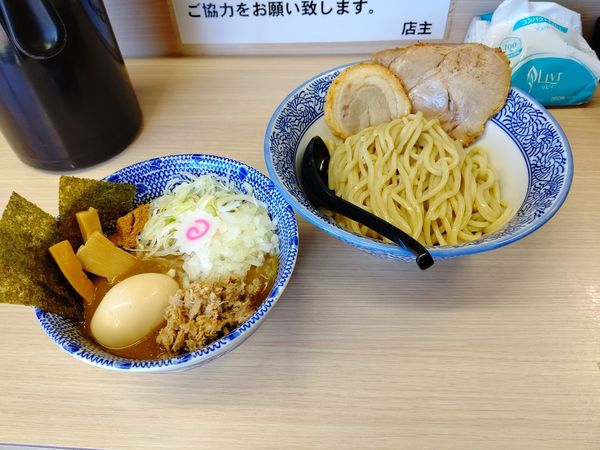 「つけめん(並盛・200g)850円＋特製トッピング350円」@狼煙 大宮店の写真