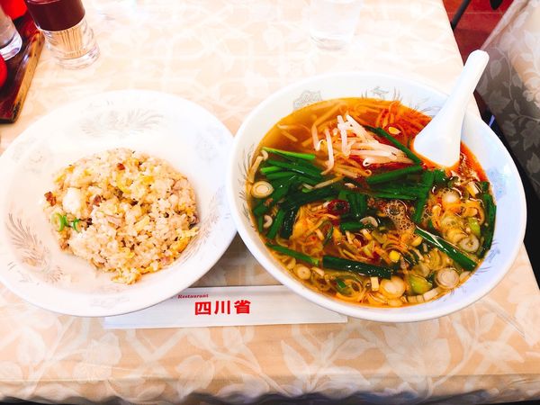 「台湾ラーメン、チャーハンセット」@四川省の写真