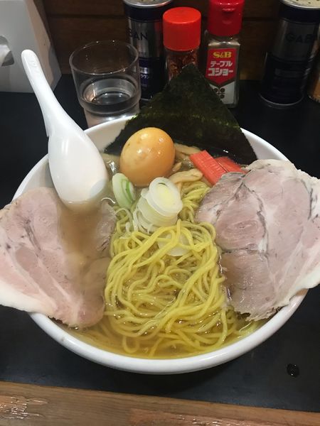 「スペシャル　イタヤガイと地ハマグリの塩ラーメン」@一条流がんこ総本家分家四谷荒木町の写真