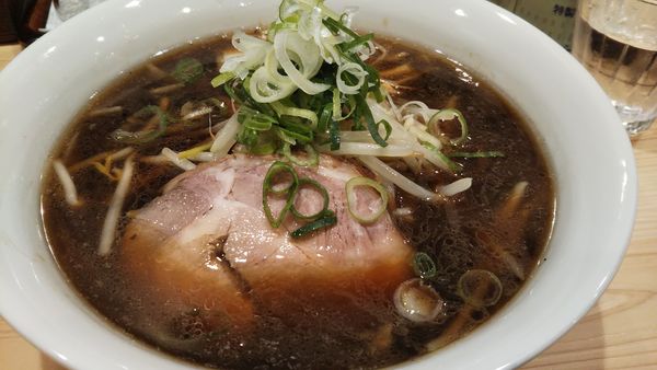 「醤油ラーメン＋大盛」@三ん寅の写真