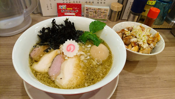 「特製醤油煮干しそば+替玉+チャーシュー丼」@中華そば ムタヒロ 拝島駅店の写真