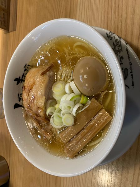 「ラーメンmicro 800円　味玉50円」@人類みな麺類の写真