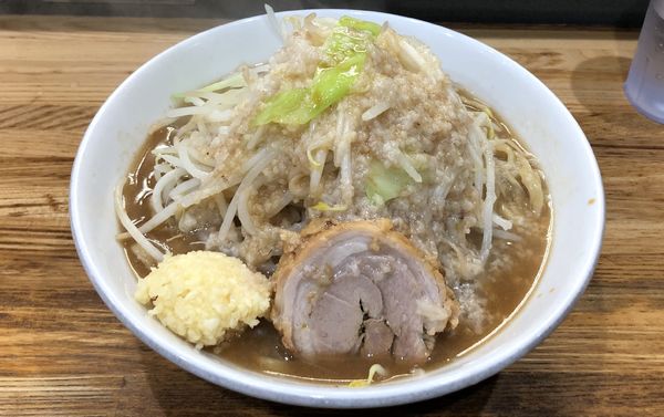 「ラーメン（並）ニンニク・アブラ」@デカ盛り戦隊 豚レンジャーの写真