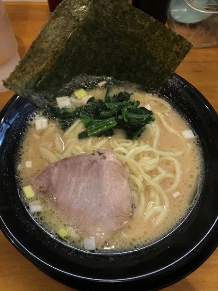 「ラーメン、ライス」@横浜系ラーメン 一門家 大街道店の写真