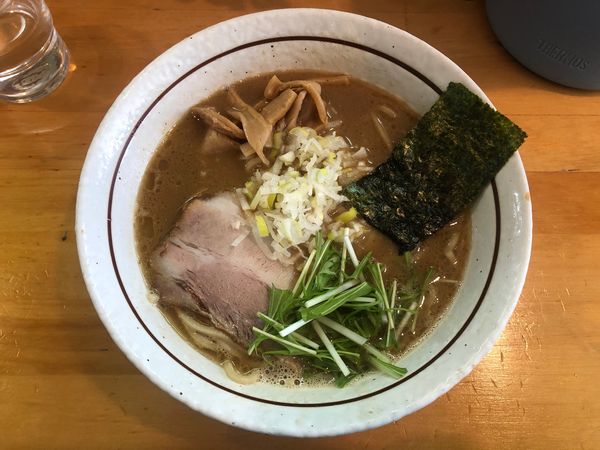 「魚介豚骨らーめん」@麺屋 くおんの写真