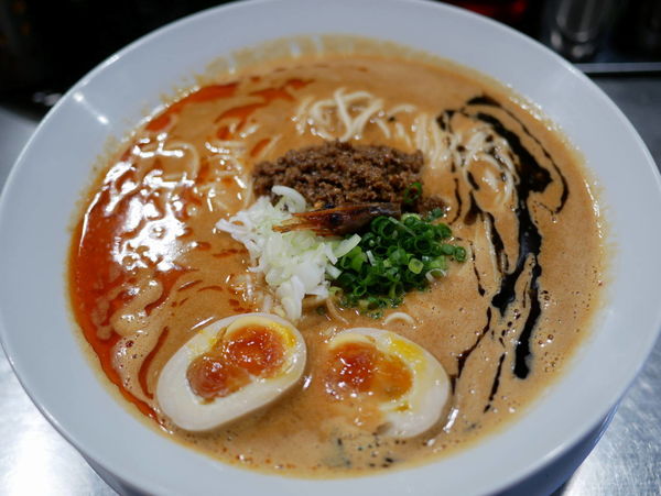 「海老寿久担々麺＋追いリゾ＋サービス味玉」@麺屋 愛心 TOKYO 町屋店の写真