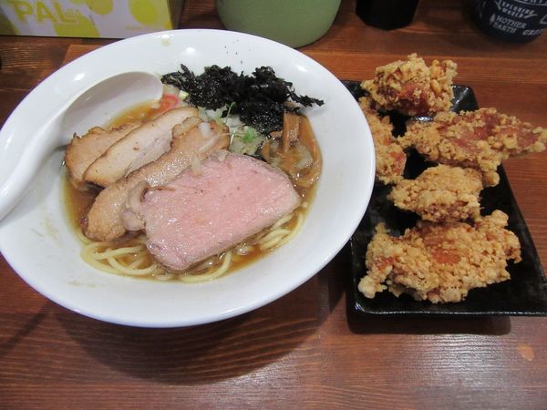 「チャーシュー煮干蕎麦（１０５０円）＋唐揚げ４８０円」@中華蕎麦 萌芽の写真