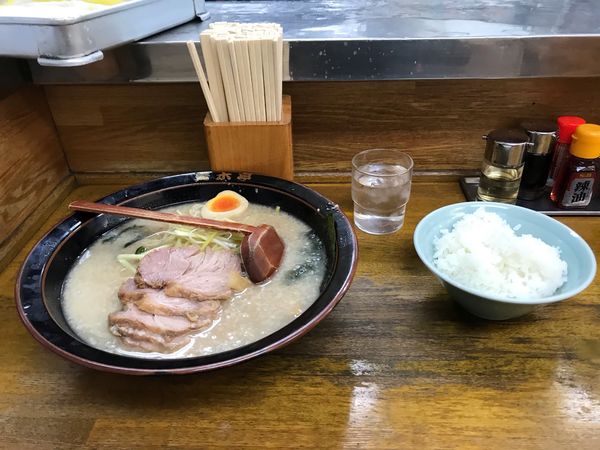「チャーシュー麺中　ライス」@ラーメン青木亭 川口店の写真