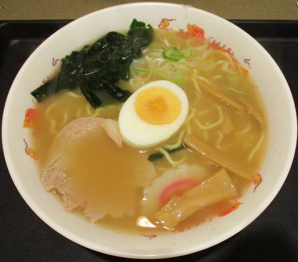 「煮干しラーメン　460円」@名代 富士そば 三軒茶屋店の写真