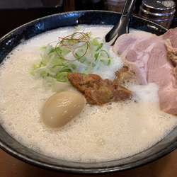 濃厚鶏塩白湯ラーメン