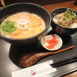 濃厚中華そば＋肉飯