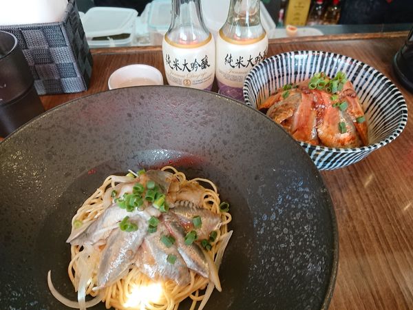 「いわしそば450円＋いわし丼450円＋日本酒✖️二本」@寿製麺よしかわ 保谷店の写真