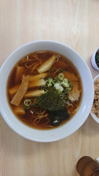 「白メンマ醤油ラーメン＋ほたて飯」@支那そば 心麺の写真